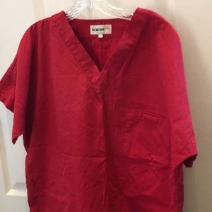 FINAL MARKDOWN Scrubswear Scrub Top (L)